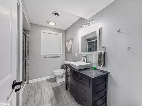 Bath - 1663 Dorell Dr, Hampton, IA 50441 photo 3 of 6