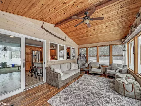 Exterior - 1663 Dorell Dr, Hampton, IA 50441 photo 5 of 11