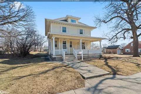 621 6th St, Nevada, IA 50201