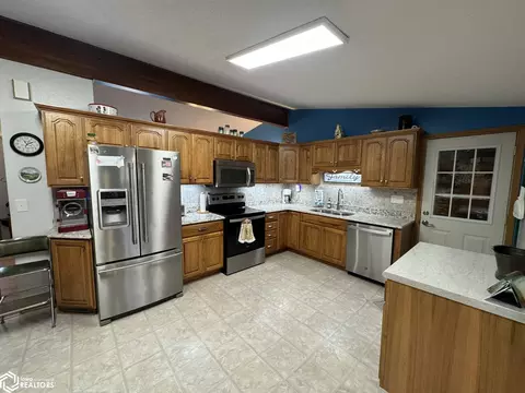 Kitchen - 23873 160th Ave, Centerville, IA 52544 photo 2 of 4