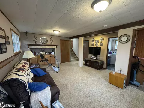 Living - 23873 160th Ave, Centerville, IA 52544 photo 5 of 6