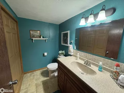 Bath - 23873 160th Ave, Centerville, IA 52544 photo 2 of 2