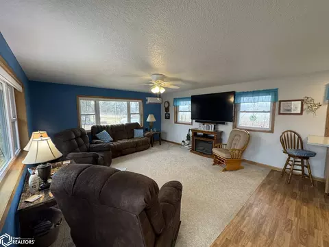 Living - 23873 160th Ave, Centerville, IA 52544 photo 2 of 6