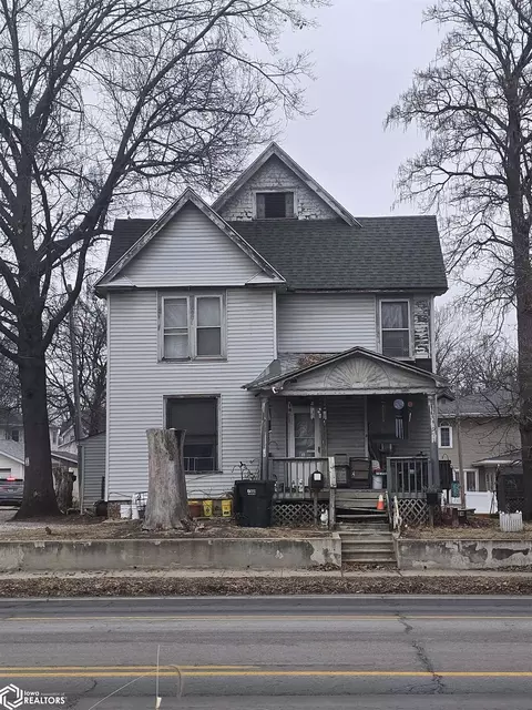911 A Ave E, Oskaloosa, IA 52577