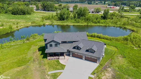 100 Coventry Ct, Clear Lake, IA 50428