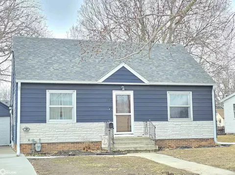 1320 N Rhode Is, Mason City, IA 50401