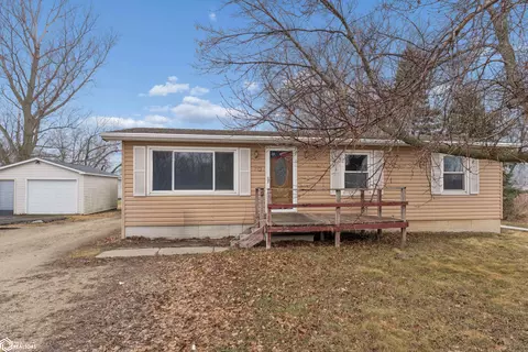 90 Seymour Ave, Garner, IA 50438