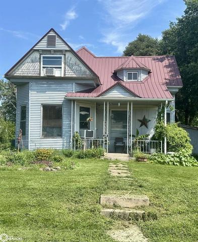 209 E Main St, Pulaski, IA 52584