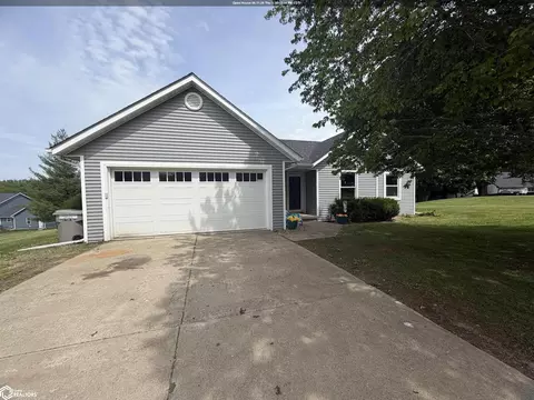 2068 Golfview Cir, Centerville, IA 52544