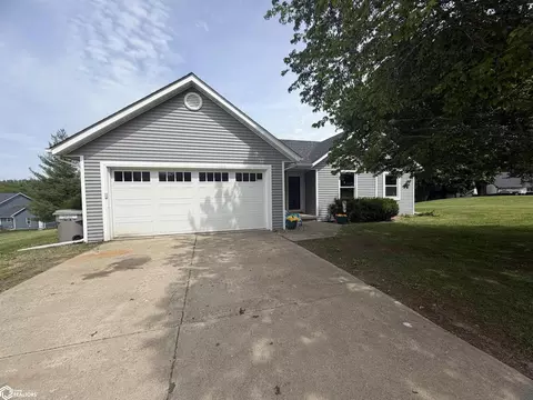 2068 Golfview Cir, Centerville, IA 52544