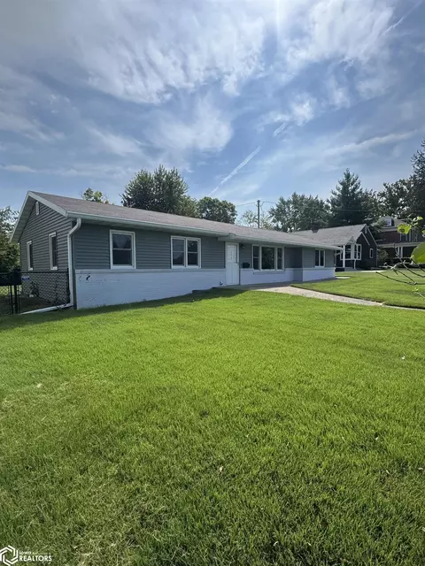 814 N Court St, Ottumwa, IA 52501