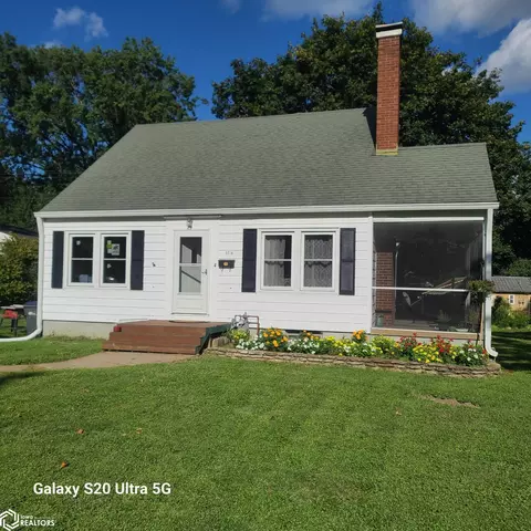 2218 S 3rd St, Burlington, IA 52601