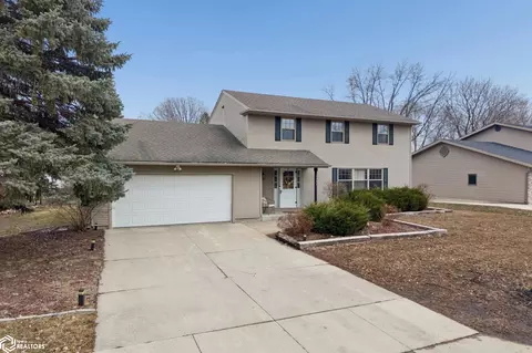 1773 Springview Dr, Mason City, IA 50401