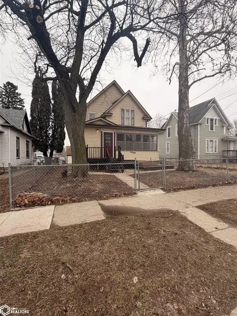 117 S Monroe Ave, Mason City, IA 50401