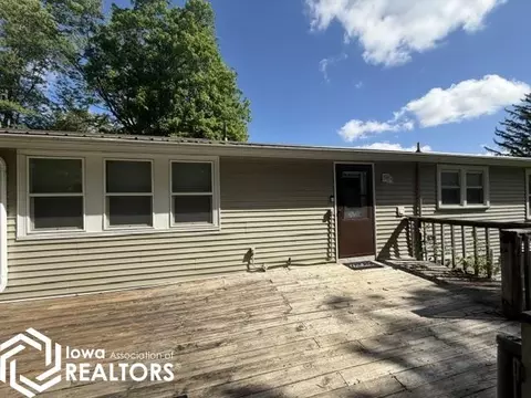1282 Lakeshore Dr, Brooklyn, IA 52211