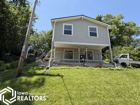 1282 Lakeshore Dr, Brooklyn, IA 52211