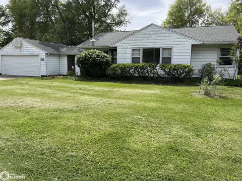 704 S Cromwell St, Fairfield, IA 52556
