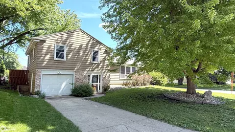 1304 2nd St NW, Mason City, IA 50401