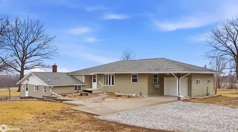 1562 185th St, Mount Pleasant, IA 52641
