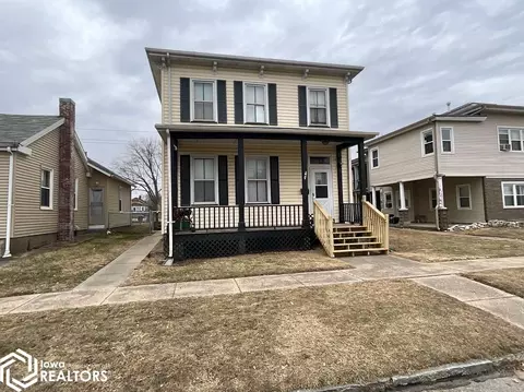 407 S 10th St, Burlington, IA 52601