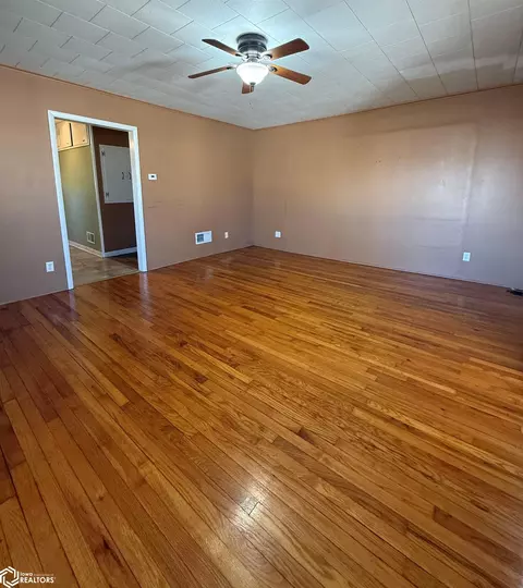 Living - 1820 Laurel St, Hamilton, IL 62341 photo 1 of 2