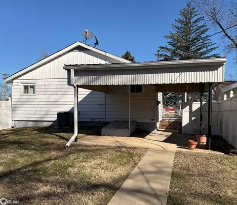 Exterior - 1820 Laurel St, Hamilton, IL 62341 photo 1 of 2