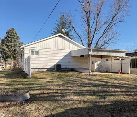 Exterior - 1820 Laurel St, Hamilton, IL 62341 photo 2 of 2