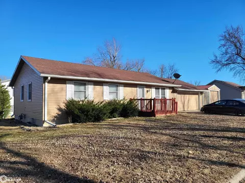 2304 Maple Blvd, Marshalltown, IA 50158