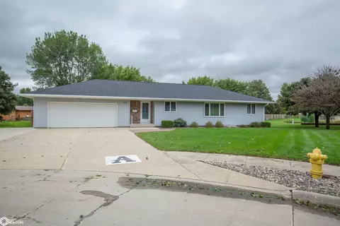 122 Parkside Dr, Algona, IA 50511