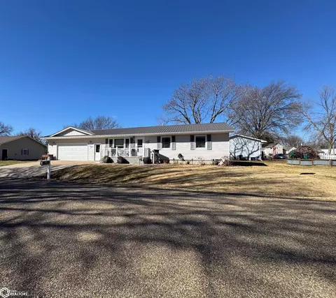 400 S Cedar St, New London, IA 52645