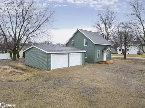 607 S Mill St, Lake Mills, IA 50450