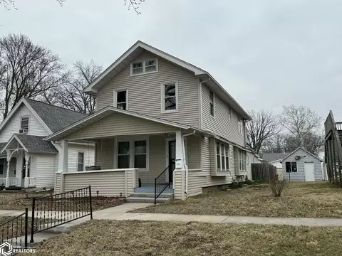1208 N 7th St, Burlington, IA 52601