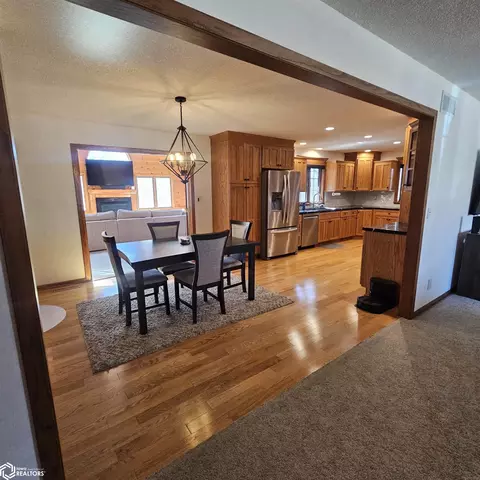 Dining - 204 E Prairie St, Creston, IA 50801 photo 1 of 2