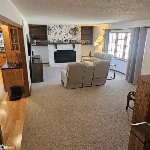 Living - 204 E Prairie St, Creston, IA 50801 photo 1 of 3