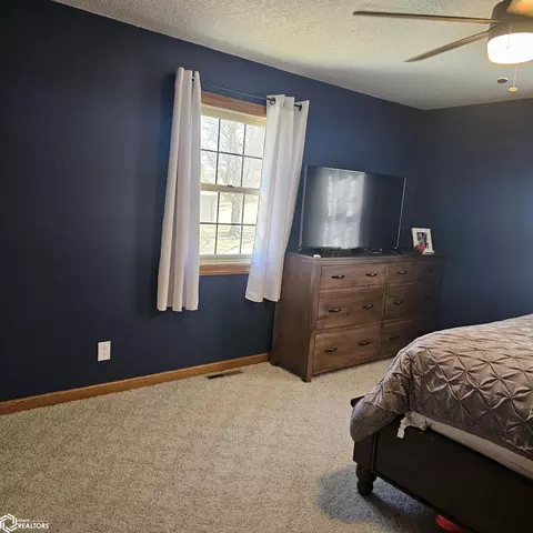 Bedroom - 204 E Prairie St, Creston, IA 50801 photo 2 of 4