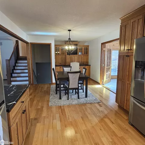 Dining - 204 E Prairie St, Creston, IA 50801 photo 2 of 2