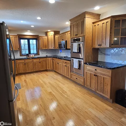Kitchen - 204 E Prairie St, Creston, IA 50801 photo 2 of 2