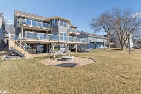 3609 N Shore Dr, Clear Lake, IA 50428