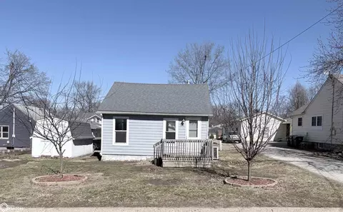 105 14th Ave E, Oskaloosa, IA 52577