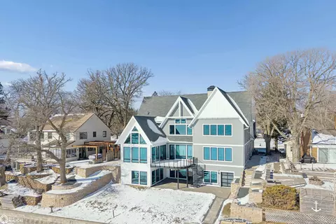 1811 N Shore Dr, Clear Lake, IA 50428