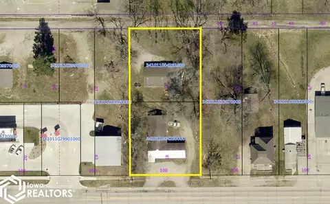 807 E Maple St, Centerville, IA 52544