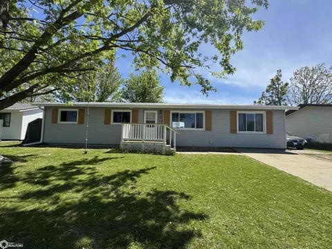 2808 Eastridge Dr, Centerville, IA 52544