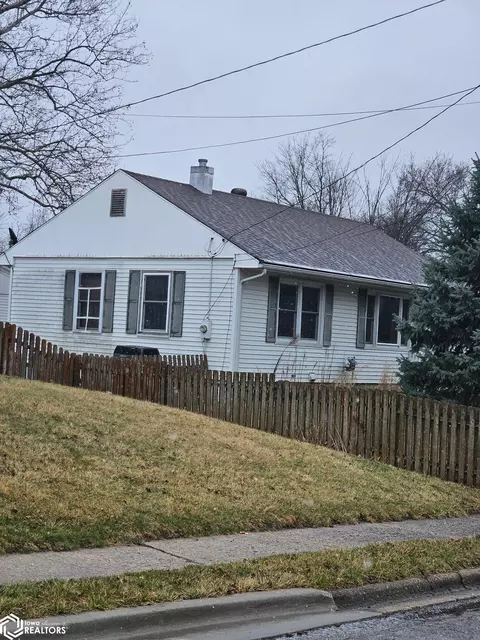1218 Brentwood Dr, Ottumwa, IA 52501