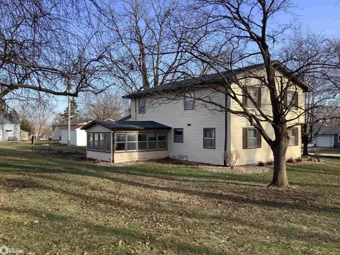 Exterior - 708 3rd Ave SE, Hampton, IA 50441 photo 4 of 7