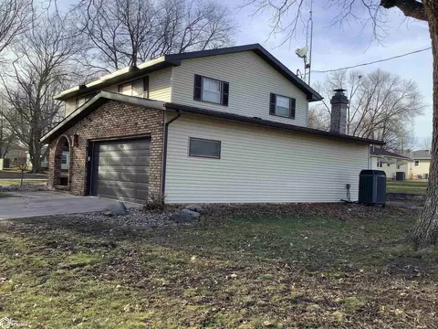Exterior - 708 3rd Ave SE, Hampton, IA 50441 photo 5 of 7