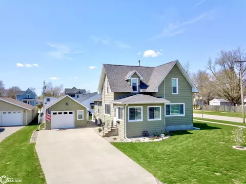 1233 Main St, Grinnell, IA 50112