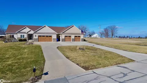 506 E Russell St, Jefferson, IA 50129
