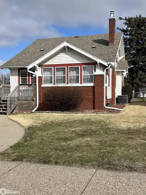 309 W State St, Marshalltown, IA 50158