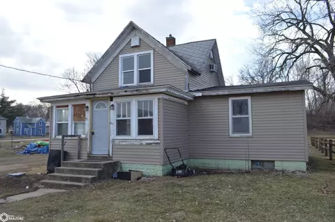 203 N Cedar Ave, Graettinger, IA 51342