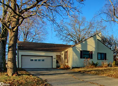 1009 Southview Dr, Fairfield, IA 52556
